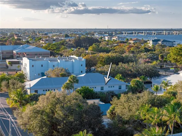 $633,999 | 411 Southeast High School Avenue, Stuart, FL 34994