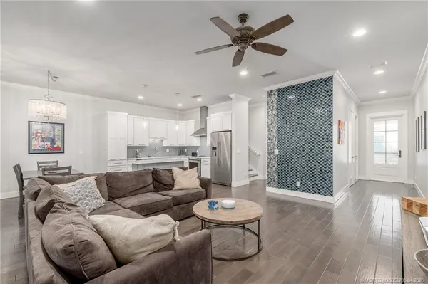 $633,999 | 411 Southeast High School Avenue, Stuart, FL 34994