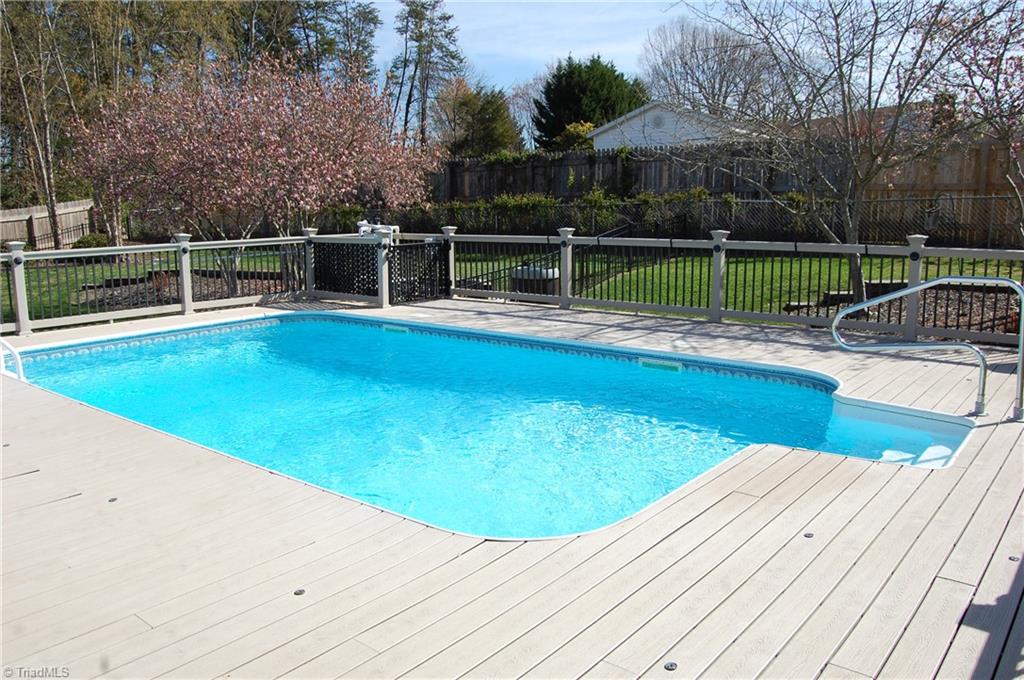 250 Hicks Road Lexington, NC 27295 - Photo 24 of 34 Pool