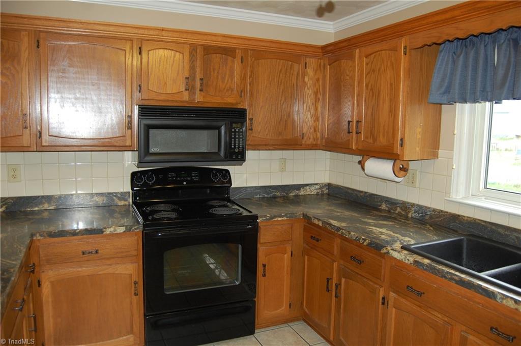 250 Hicks Road Lexington, NC 27295 - Photo 7 of 34 Gallery Image 7