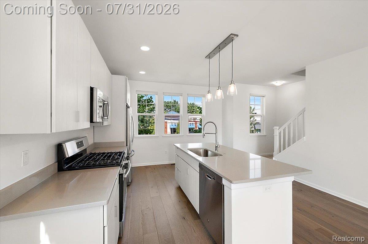 2500 Normandy Road Royal Oak, MI 48073 - Photo 18 of 47 27-2500 Normandy Unit 3-44.jpg