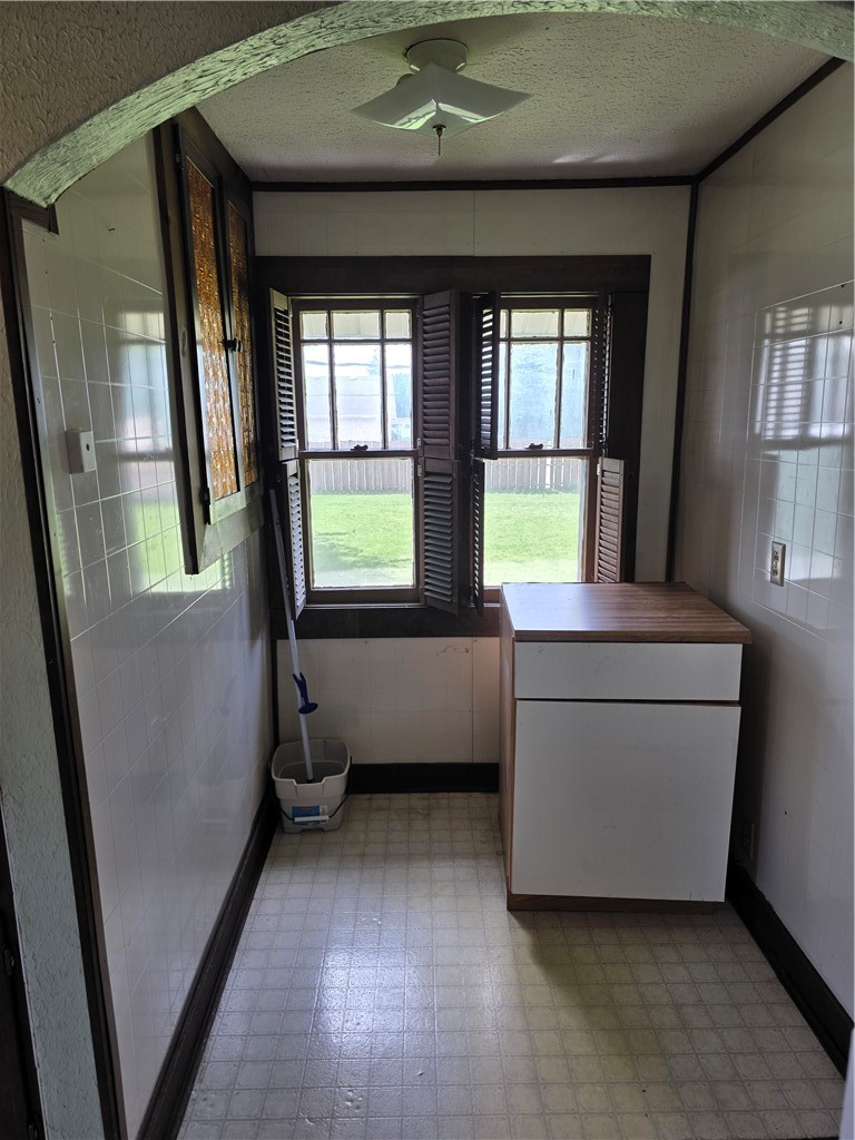 4027 North Constant View Drive Decatur, IL 62526 - Photo 15 of 39
