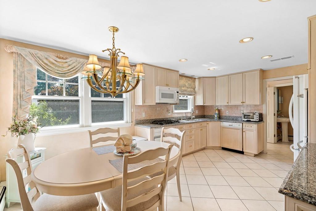 36 Bannister Road Andover, MA 01810 - Photo 8 of 38 Gallery Image 8