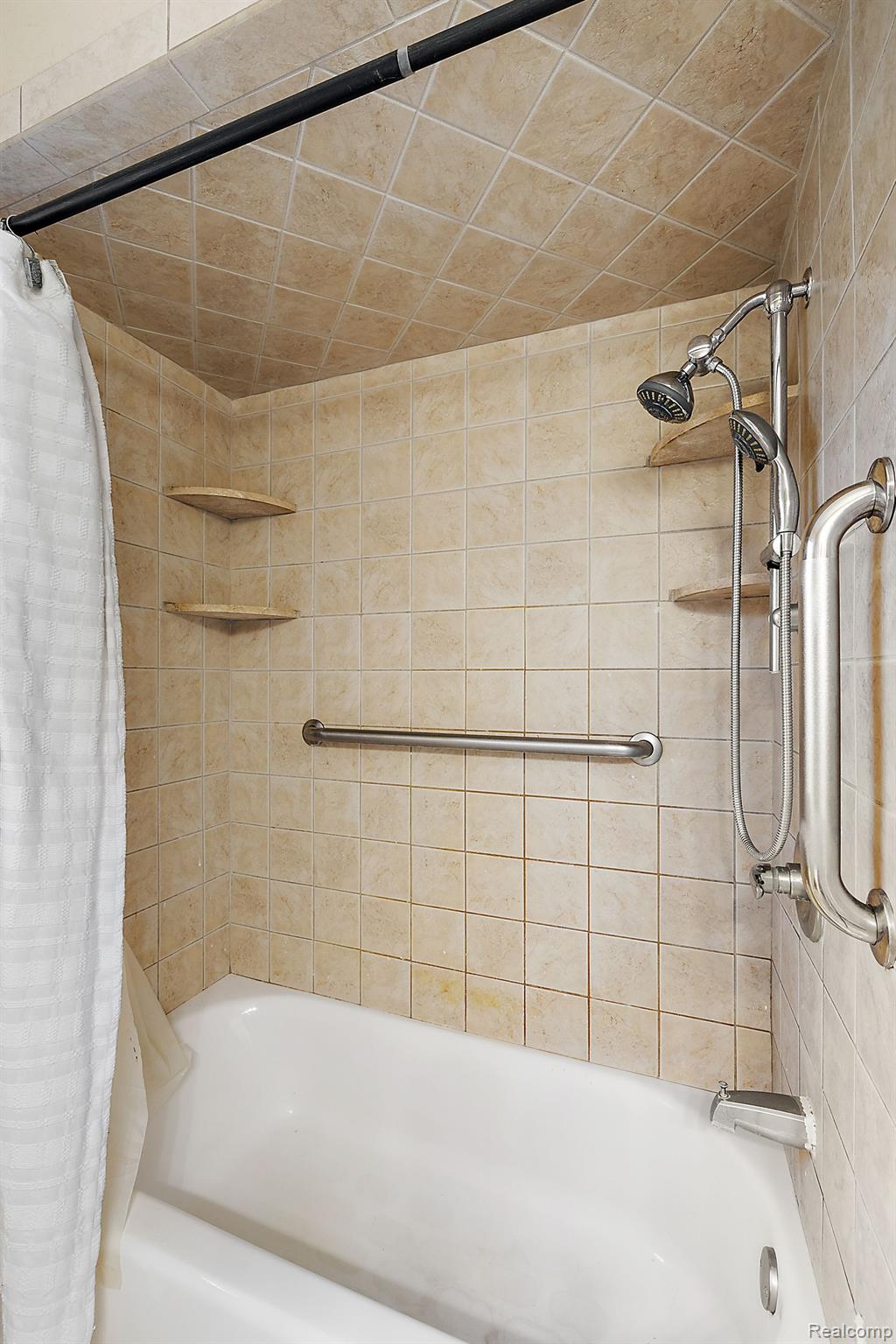 10466 Beecher Road Flushing, MI 48433 - Photo 19 of 37 Gallery Image 19
