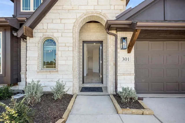 $409,164 | 301 Saddlewood Trail, Commerce, TX 75428