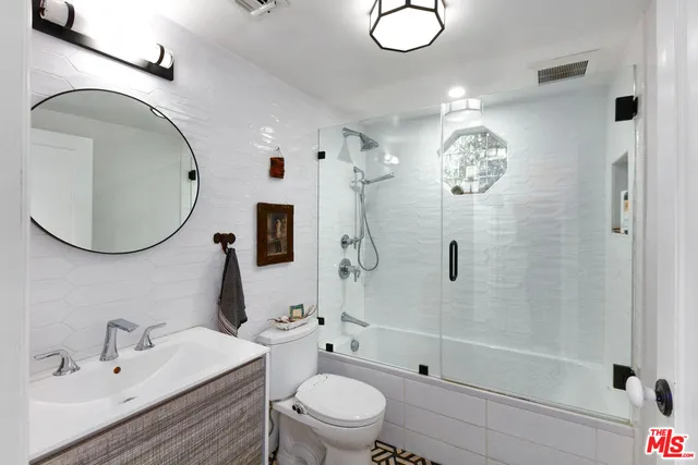 $2,199,999 | 1016 Oakwood Avenue, Venice, CA 90291