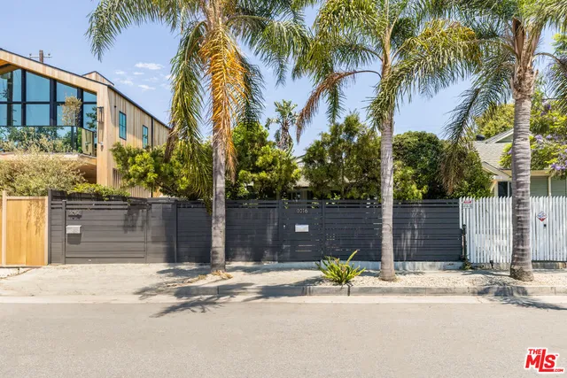$2,199,999 | 1016 Oakwood Avenue, Venice, CA 90291