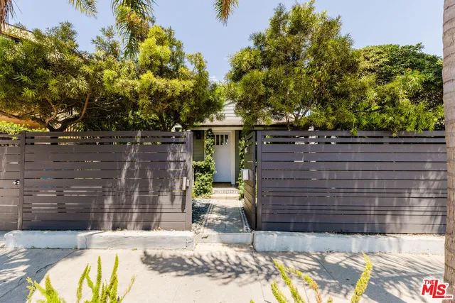$2,199,999 | 1016 Oakwood Avenue, Venice, CA 90291