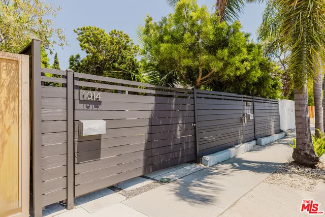 $2,199,999 | 1016 Oakwood Avenue, Venice, CA 90291