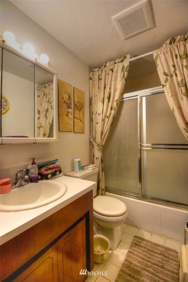 6035 Mullen Road Southeast, Unit A&B Lacey, WA 98503 - Photo 6 of 19 Gallery Image 6