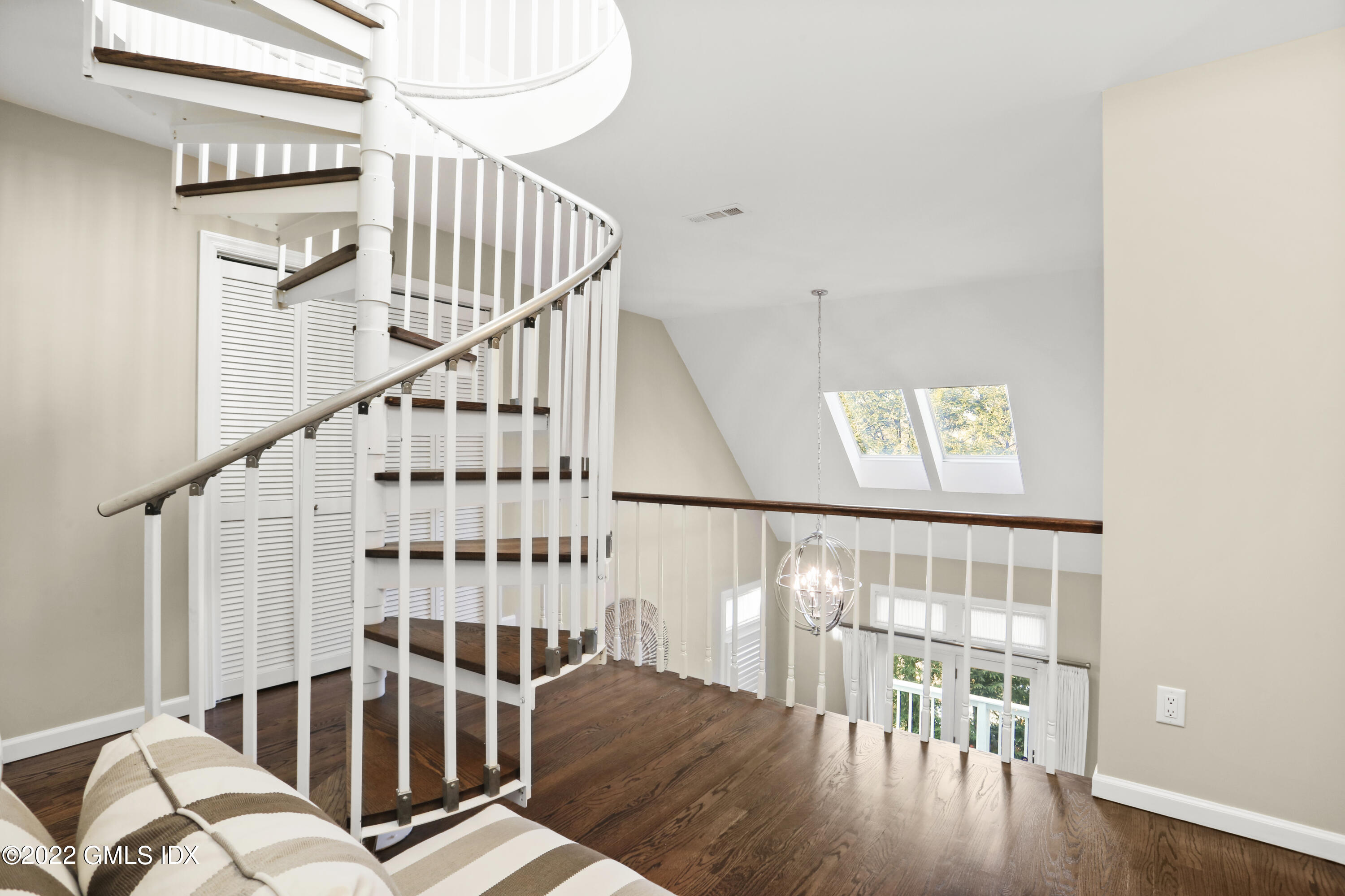 186 Field Point Road, Unit 6A Greenwich, CT 06830 - Photo 16 of 25 a view of entryway with wooden floor