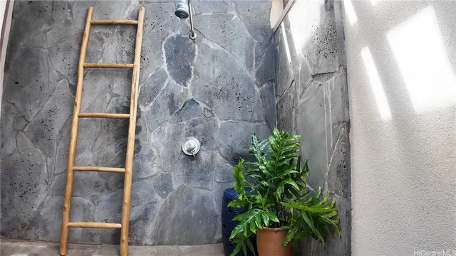 $3,000,000 | 5 Polihua Way, Unit 10C, Lanai City, HI 96763