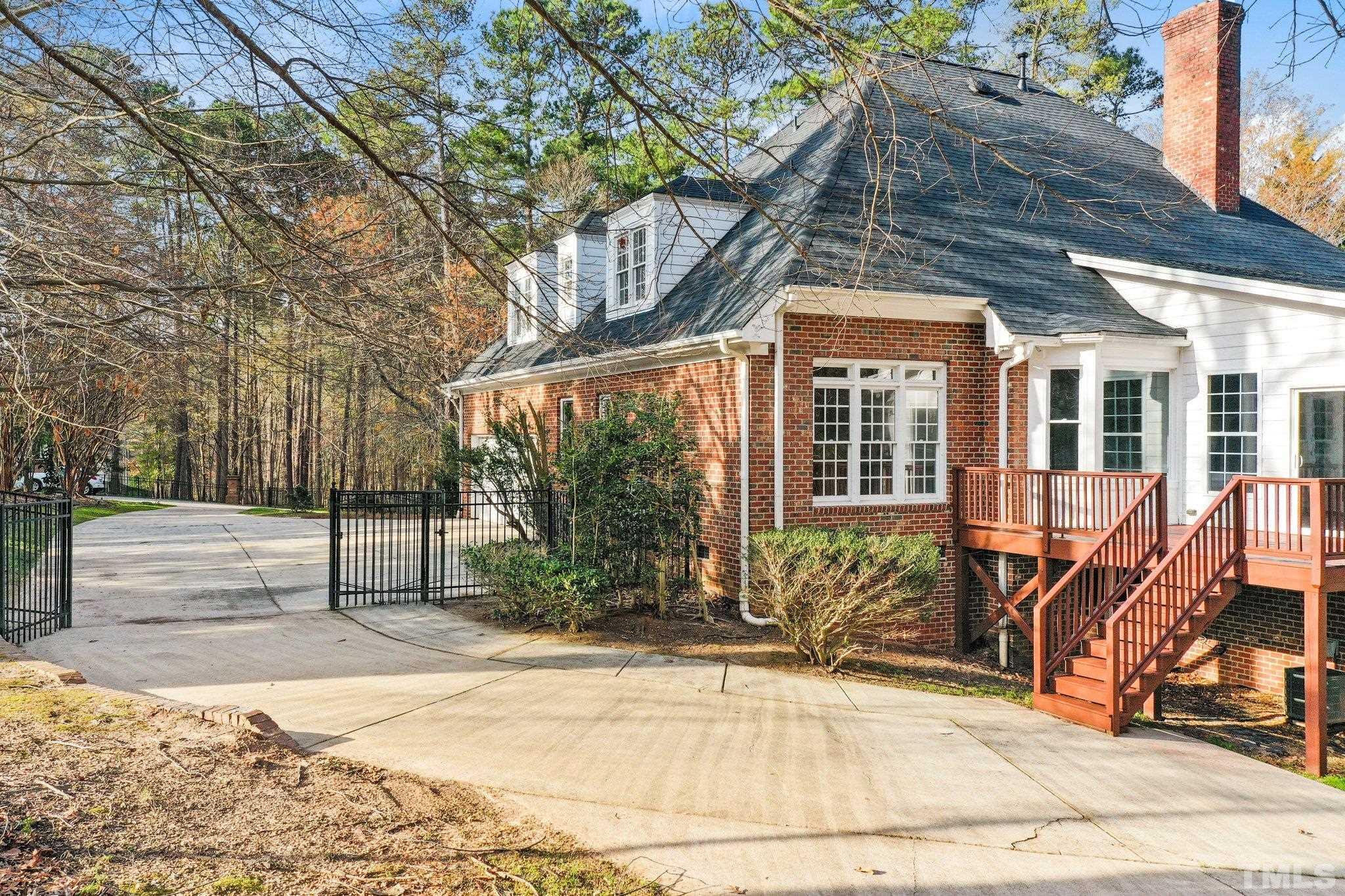 633 Pendleton Lake Road Raleigh, NC 27614 - Photo 41 of 56 a front view of a house