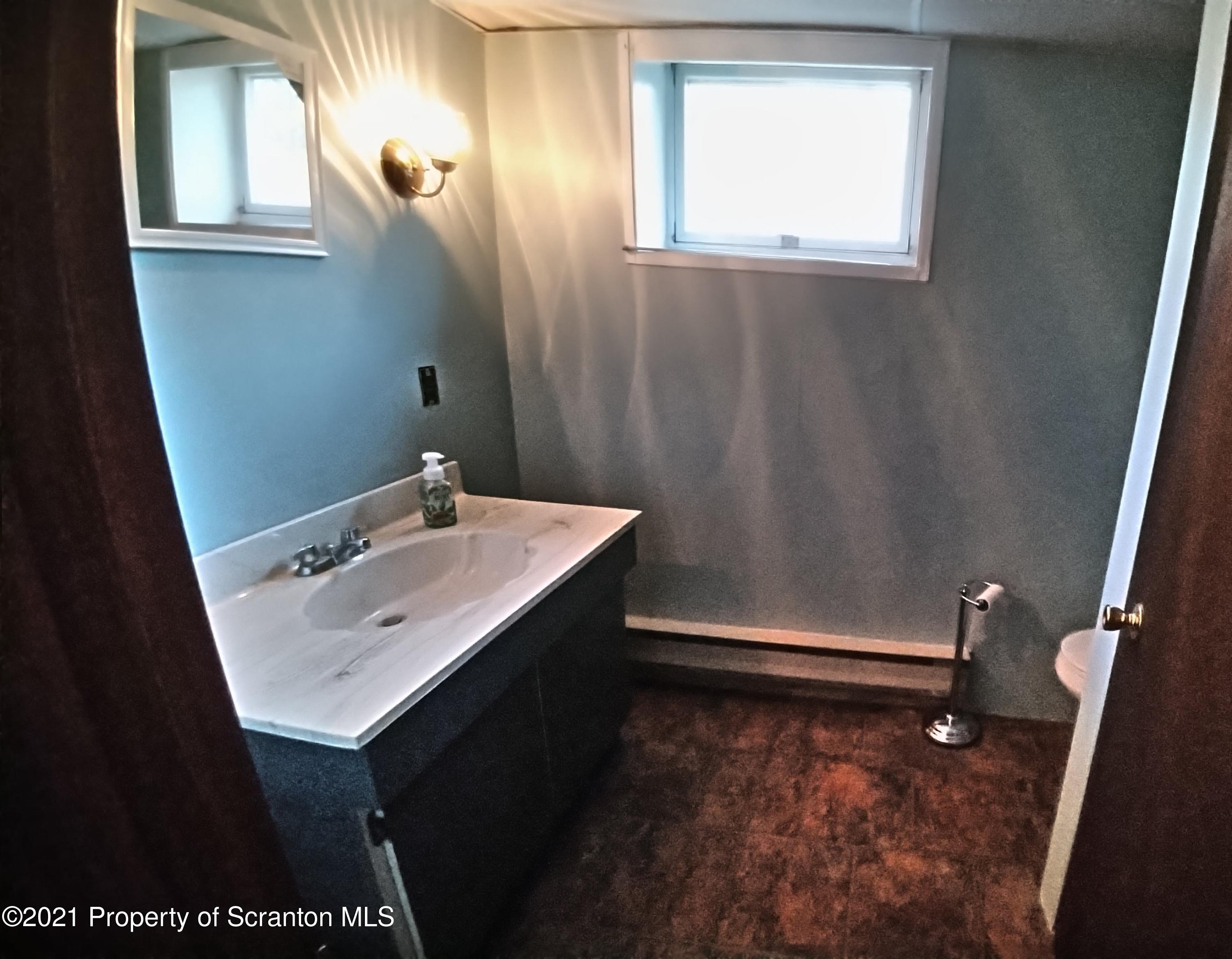 101 T Rt 358 Moscow, PA 18444 - Photo 25 of 25 Basement bthroom