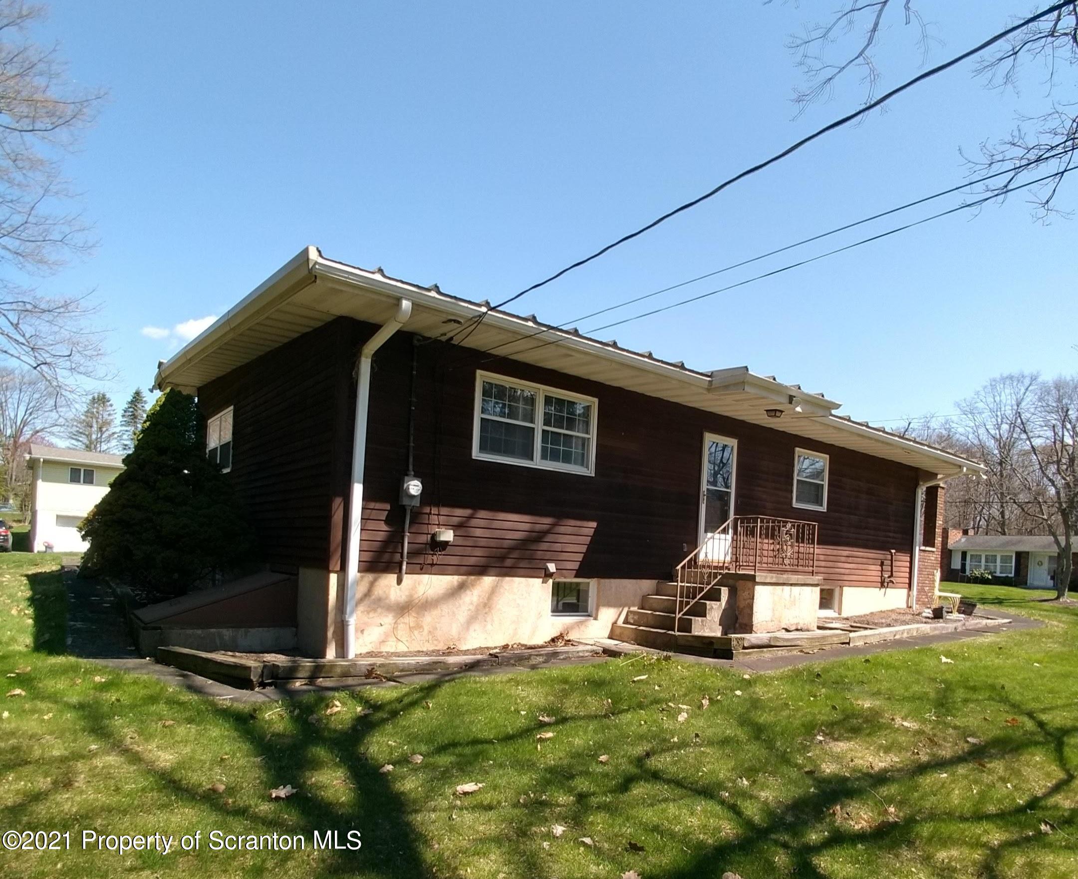 101 T Rt 358 Moscow, PA 18444 - Photo 5 of 25 Left elevation