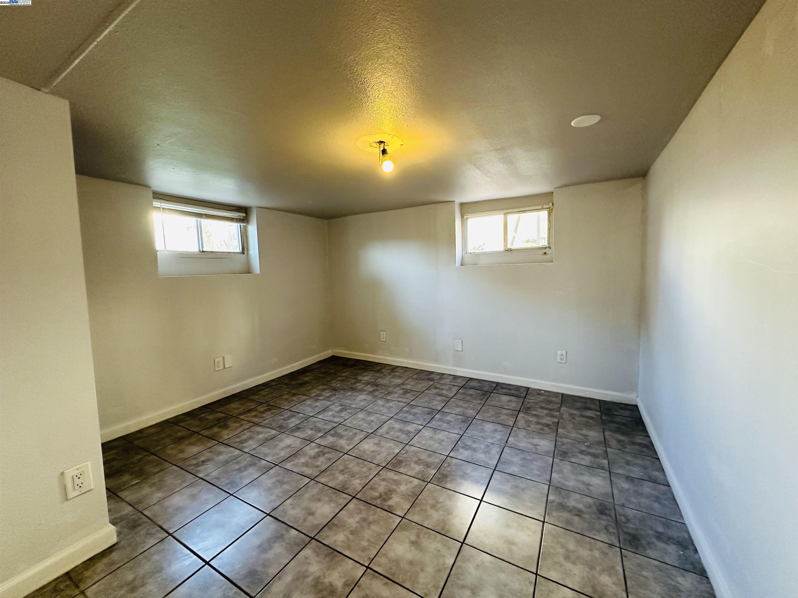 1301 60th Avenue Oakland, CA 94621 - Photo 12 of 13