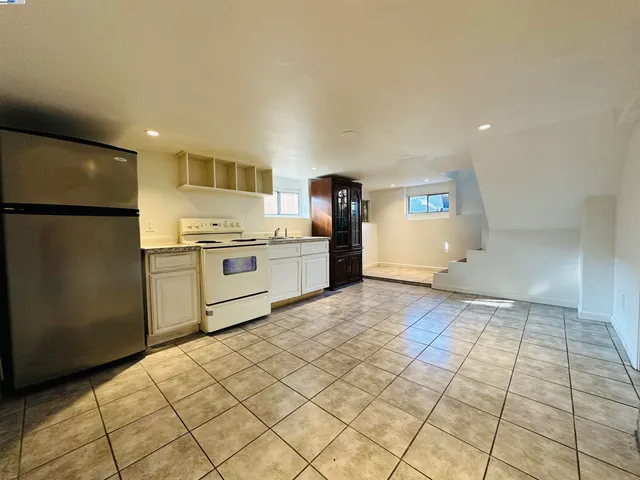 $584,500 | 1301 60th Avenue, Oakland, CA 94621