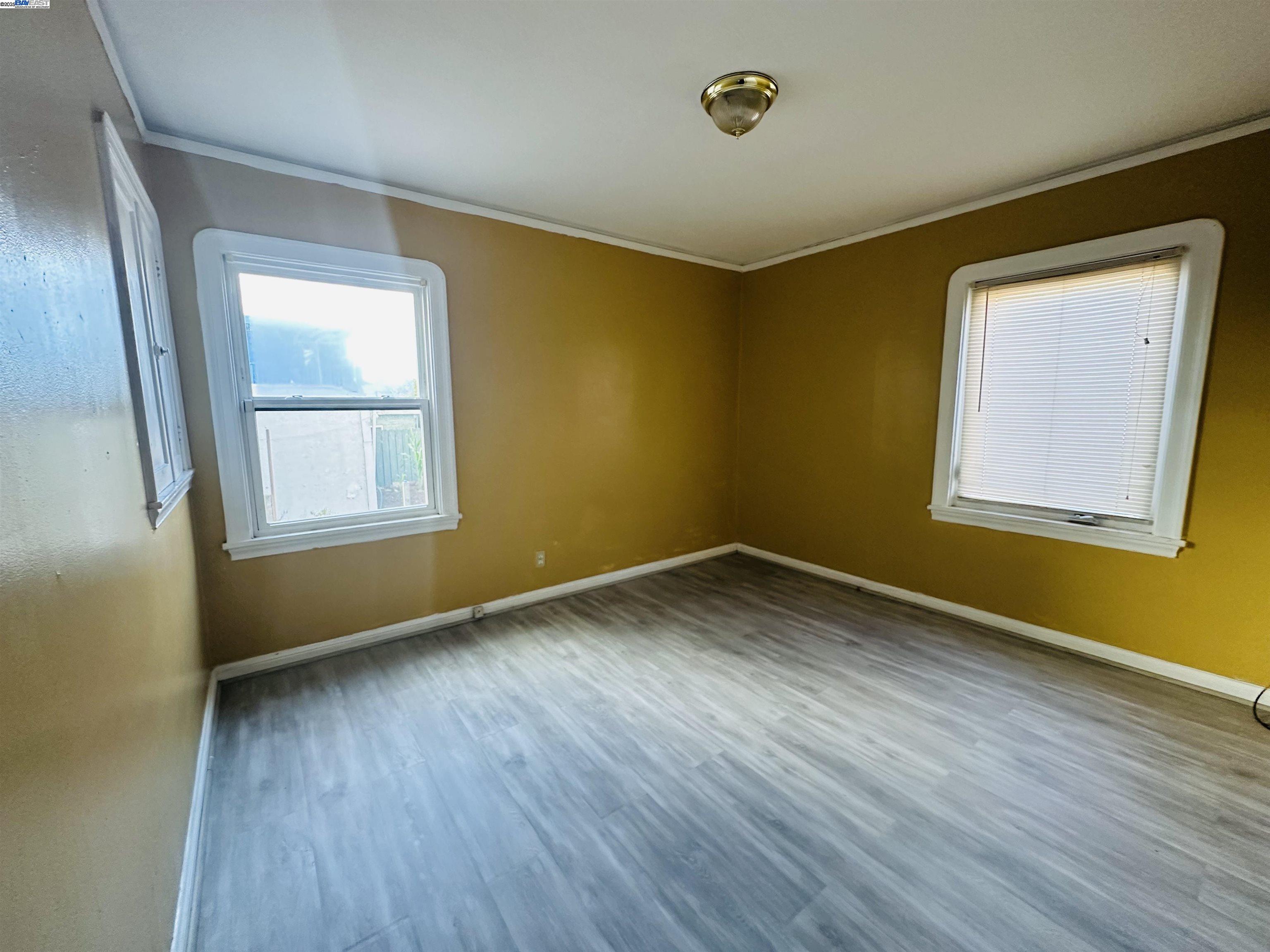 1301 60th Avenue Oakland, CA 94621 - Photo 3 of 13