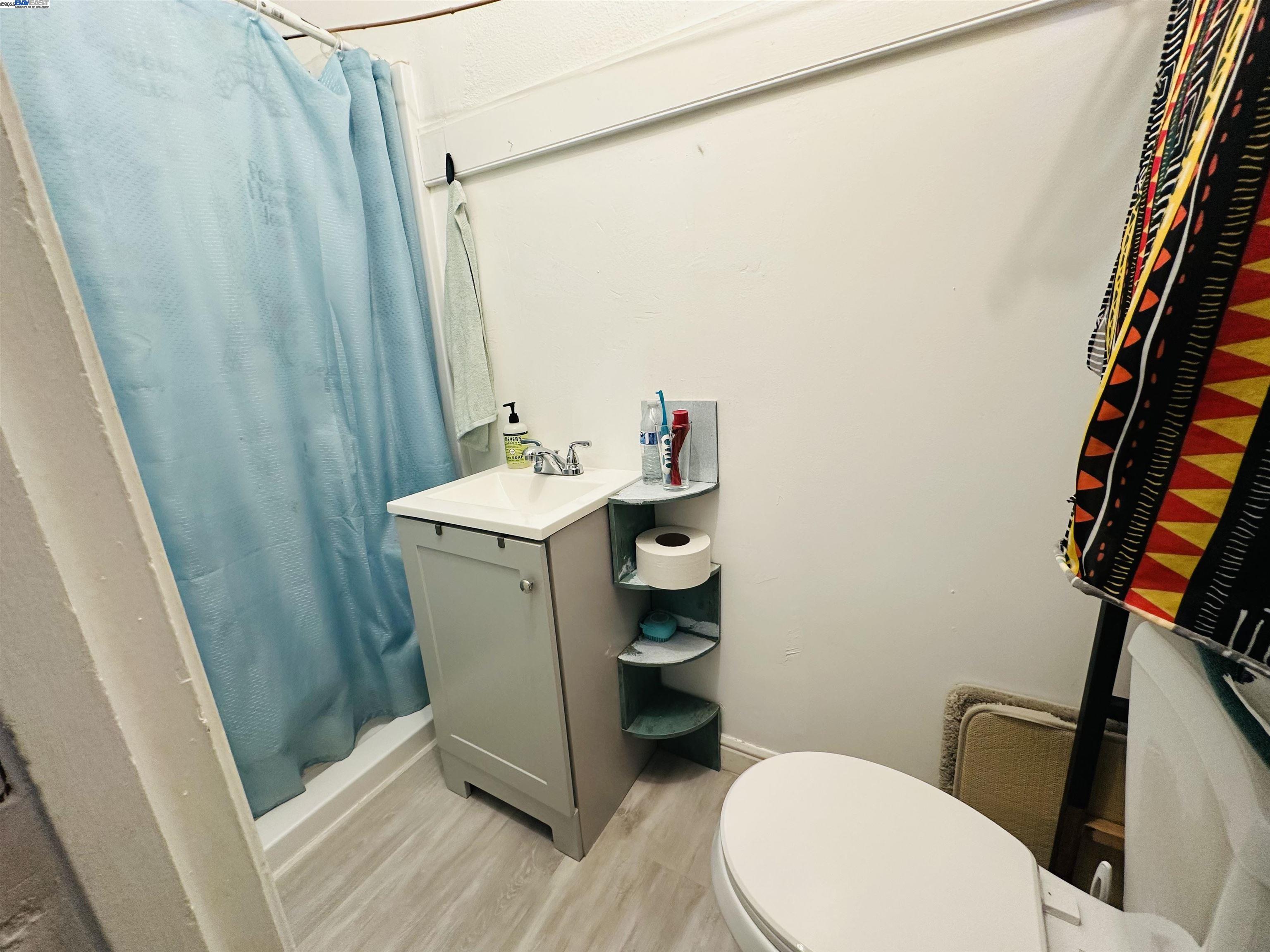 1301 60th Avenue Oakland, CA 94621 - Photo 10 of 13