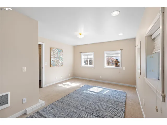 $629,000 | 380 Columbia Street, Cathlamet, WA 98612