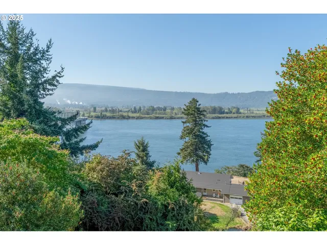 $629,000 | 380 Columbia Street, Cathlamet, WA 98612