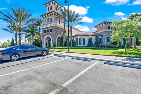 $635,000 | 9469 Foxglove Lane, Naples, FL 34120
