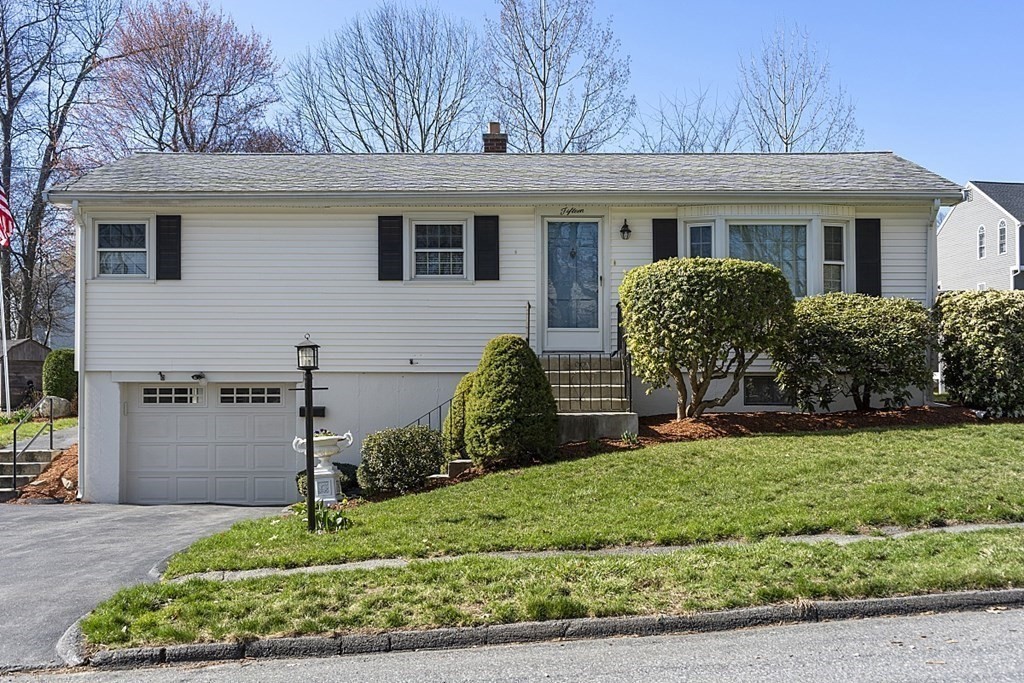 15 Leslie Road Worcester, MA 01605 - Photo 1 of 36 Gallery Image 1