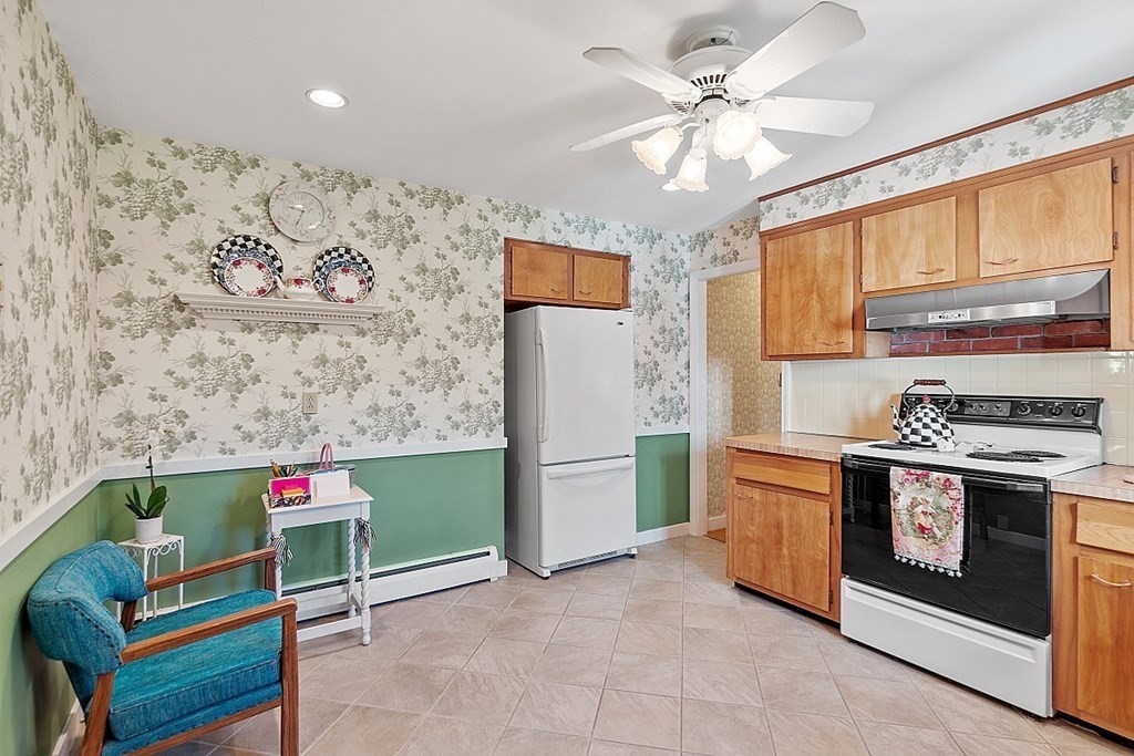 15 Leslie Road Worcester, MA 01605 - Photo 15 of 36 Gallery Image 15