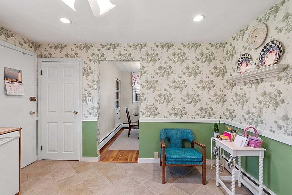 15 Leslie Road Worcester, MA 01605 - Photo 16 of 36 Gallery Image 16