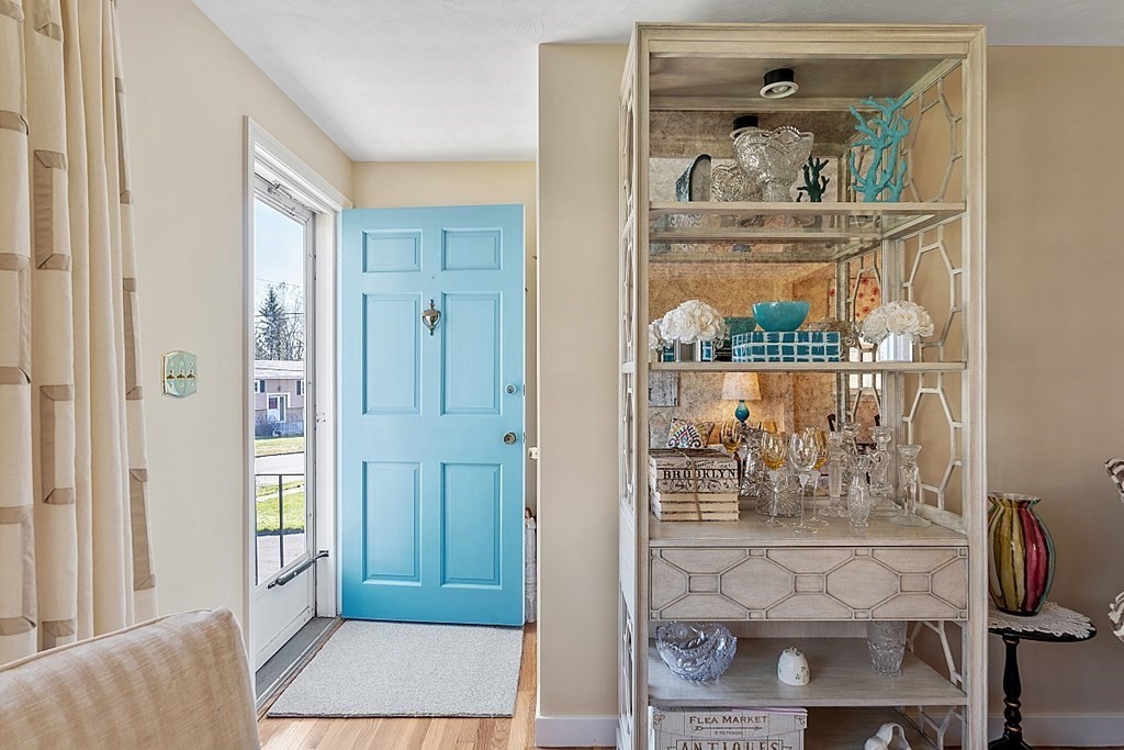 15 Leslie Road Worcester, MA 01605 - Photo 3 of 36 Gallery Image 3