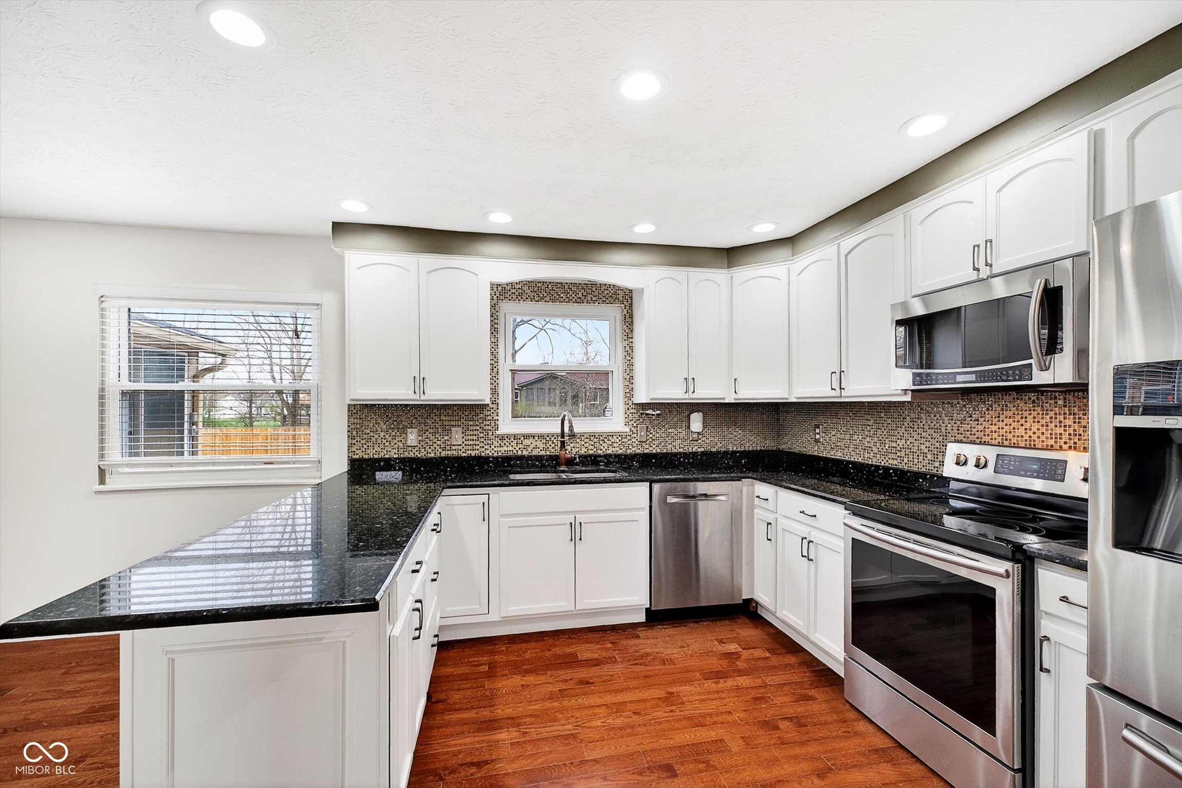 8210 Castleton Boulevard Indianapolis, IN 46256 - Photo 11 of 37