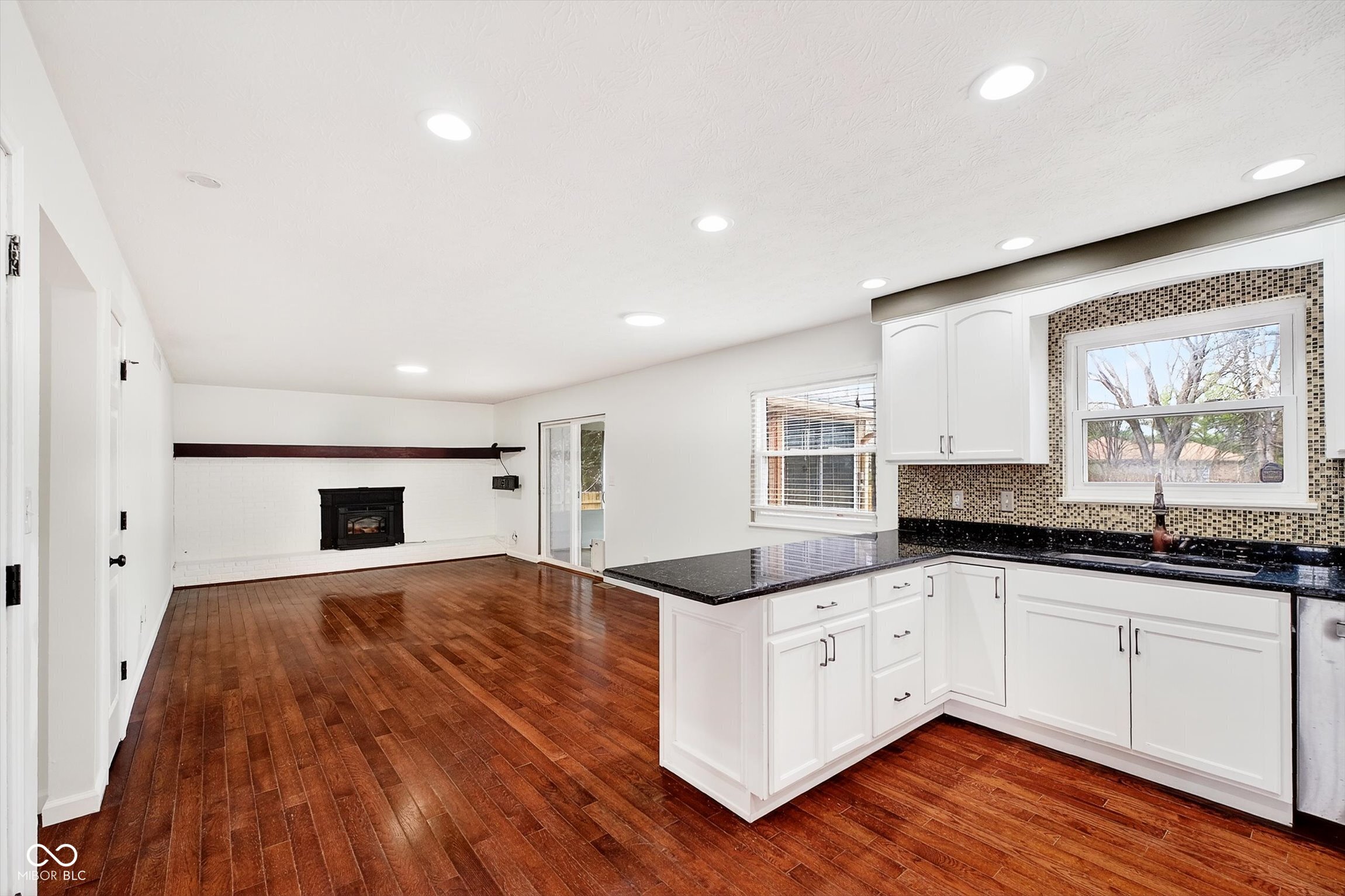 8210 Castleton Boulevard Indianapolis, IN 46256 - Photo 13 of 37