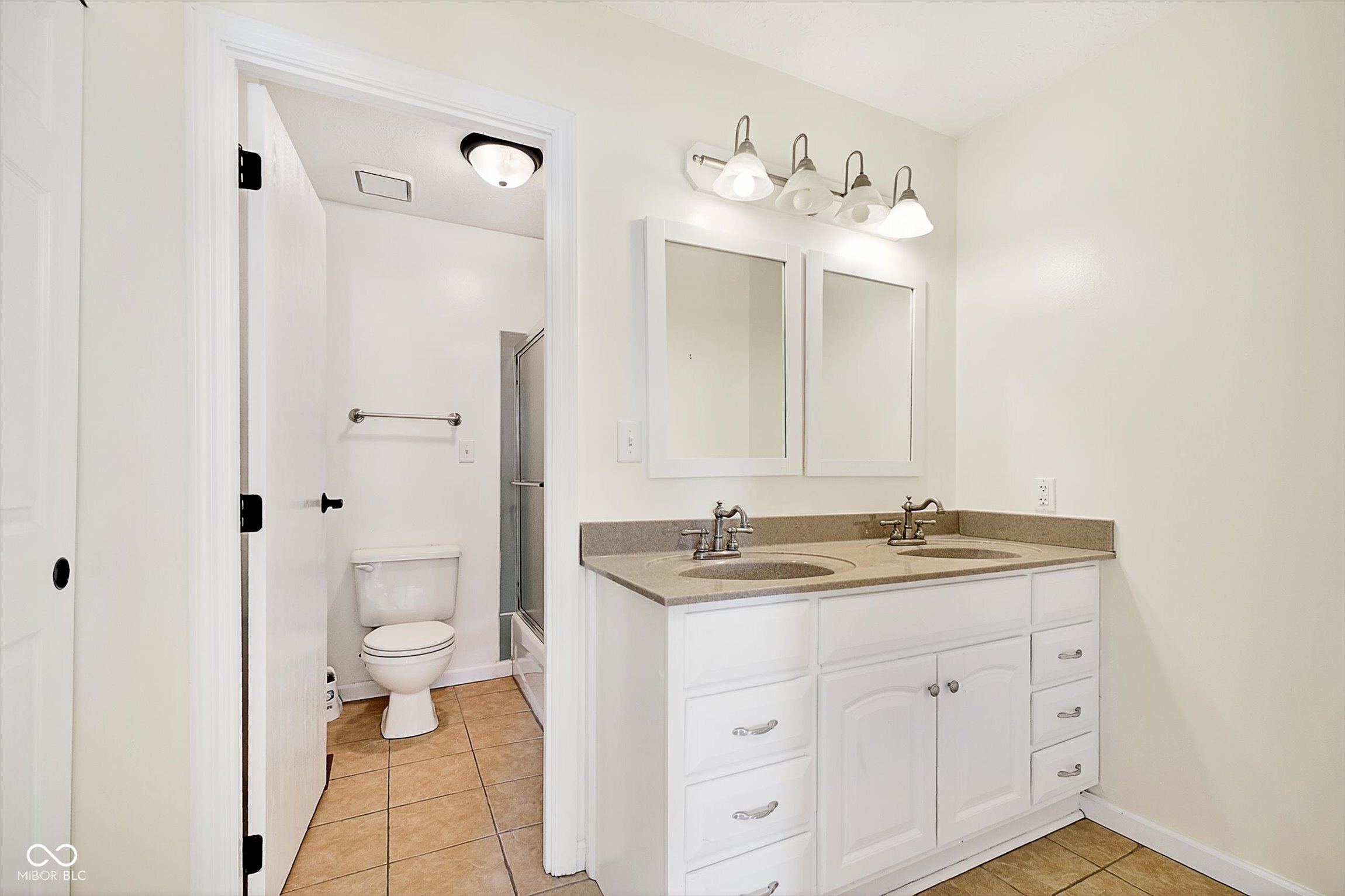 8210 Castleton Boulevard Indianapolis, IN 46256 - Photo 28 of 37
