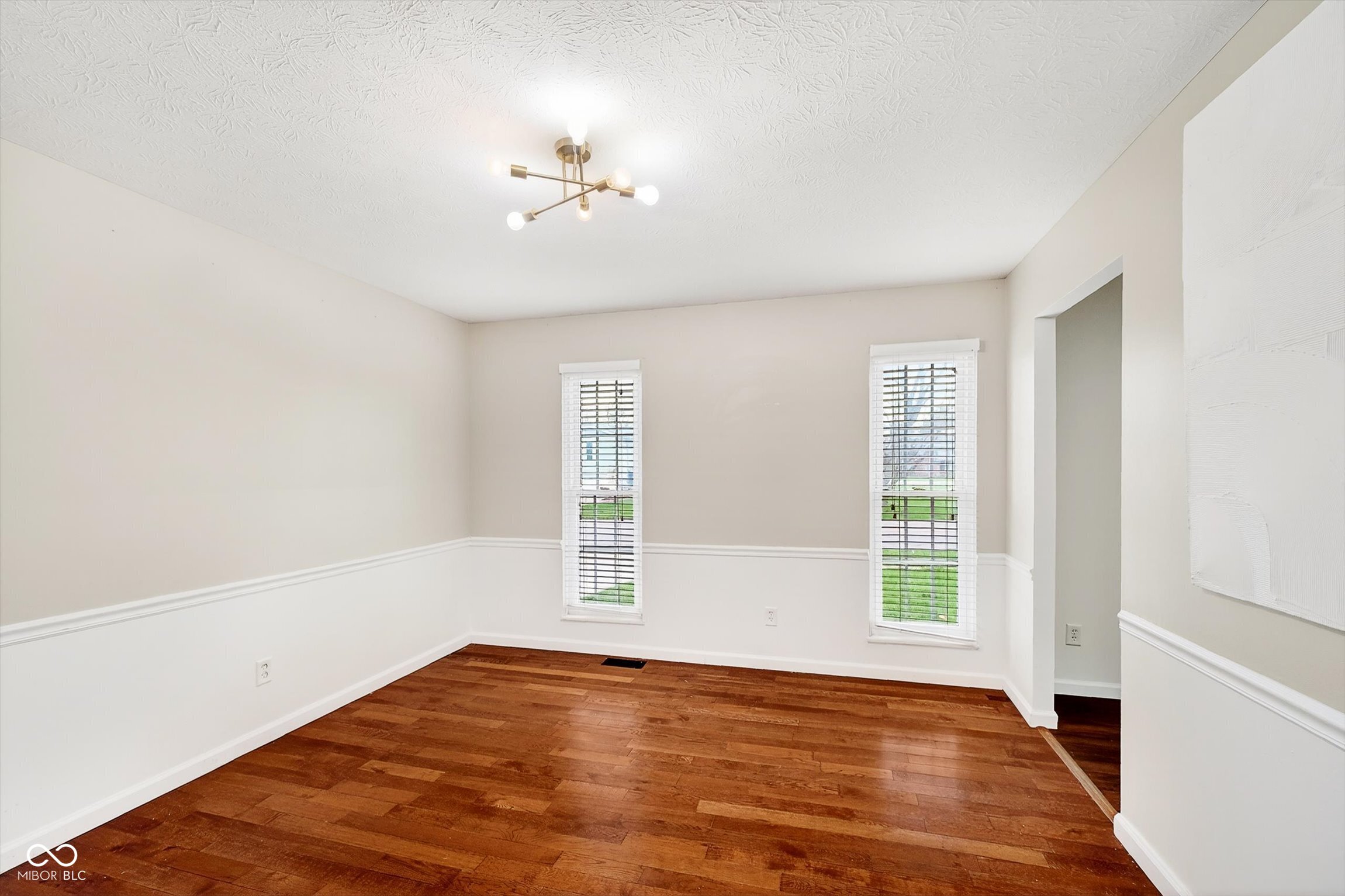 8210 Castleton Boulevard Indianapolis, IN 46256 - Photo 5 of 37
