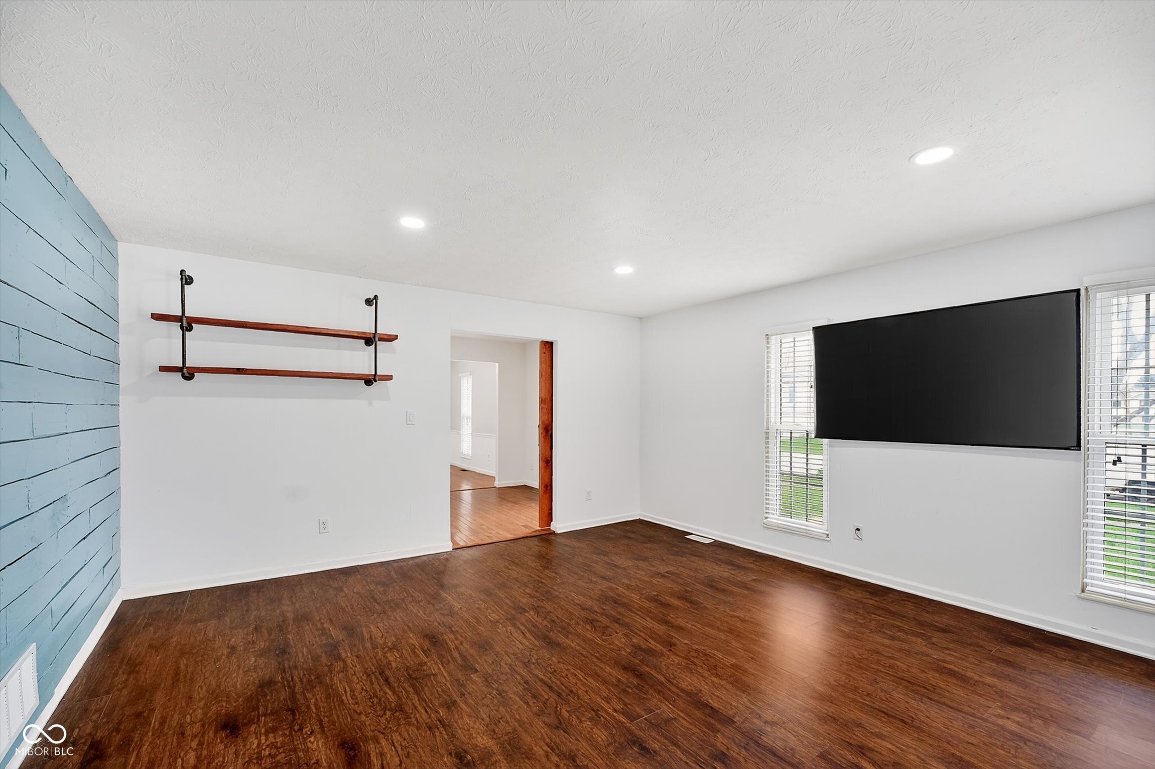 8210 Castleton Boulevard Indianapolis, IN 46256 - Photo 7 of 37