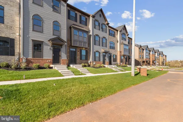 $3,300 | 14040 Sunrise Valley Drive, Herndon, VA 20171