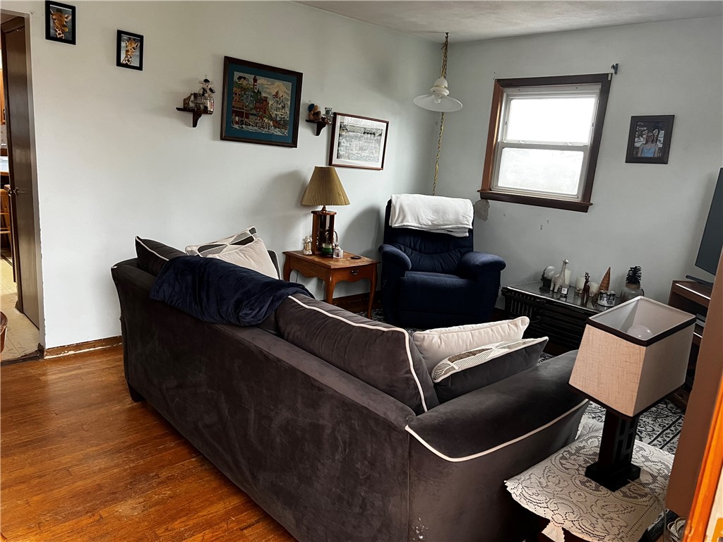 37 Anson Road Portsmouth, RI 02871 - Photo 4 of 8 Gallery Image 4