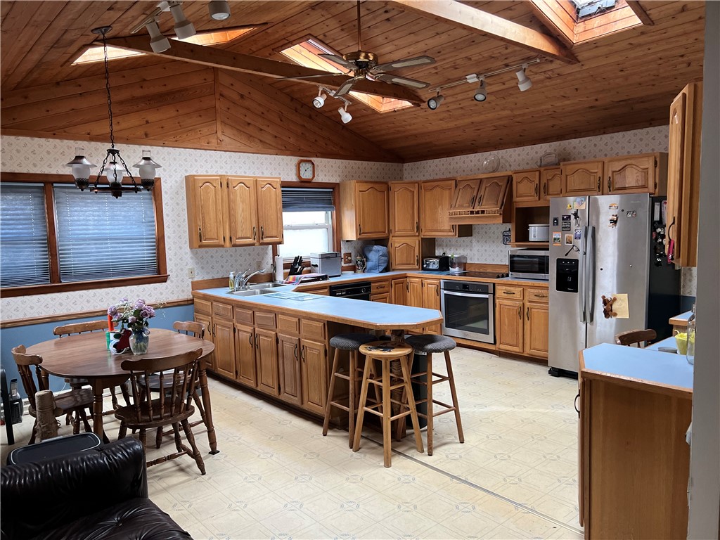 37 Anson Road Portsmouth, RI 02871 - Photo 5 of 8 Gallery Image 5