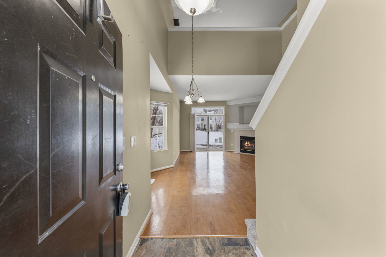 577 Pinebrook Drive Bolingbrook, IL 60490 - Photo 3 of 22