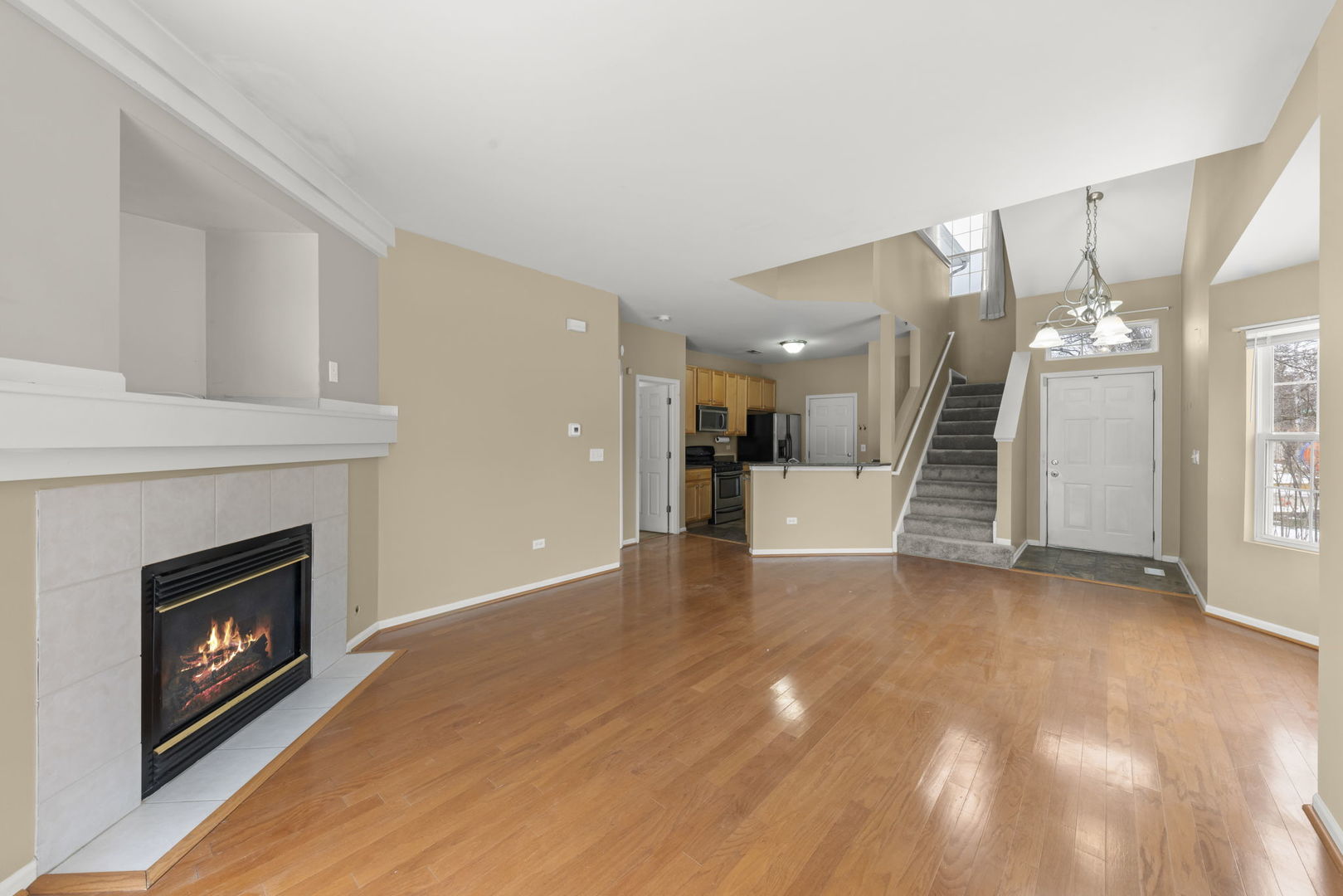 577 Pinebrook Drive Bolingbrook, IL 60490 - Photo 5 of 22