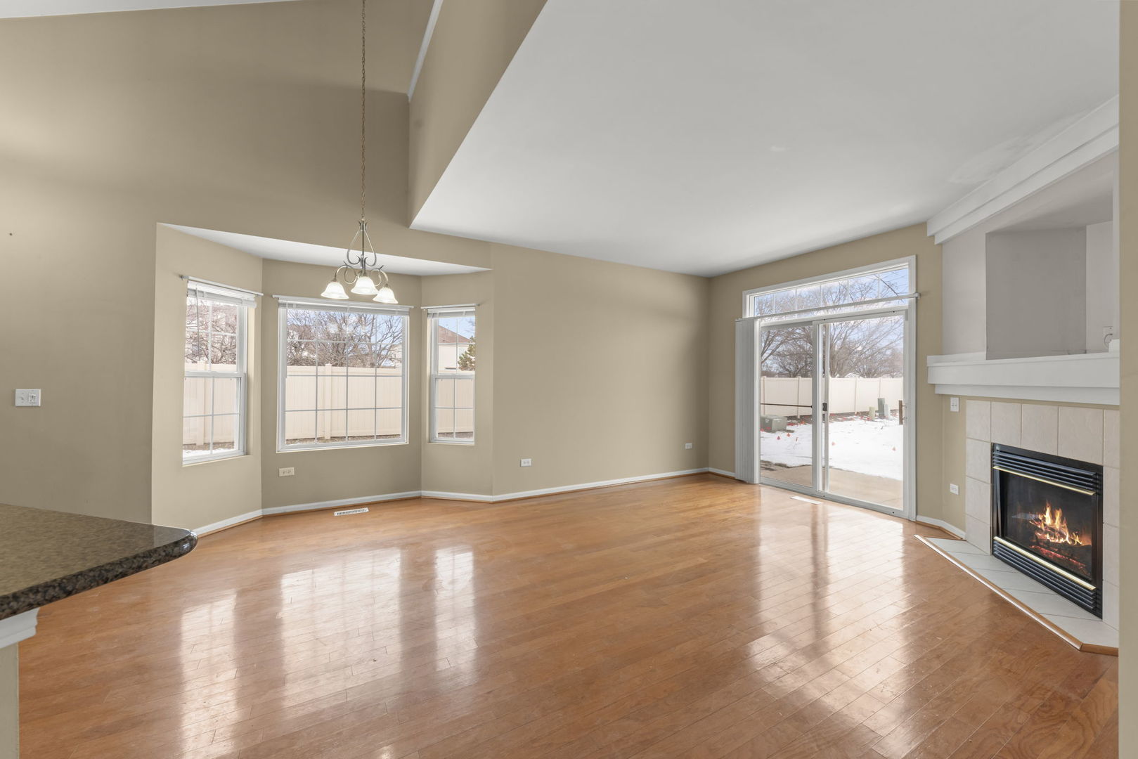 577 Pinebrook Drive Bolingbrook, IL 60490 - Photo 6 of 22