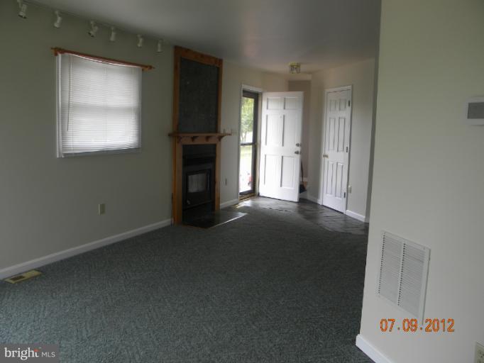 10092 Store Road Culpeper, VA 22701 - Photo 6 of 12 Family Room