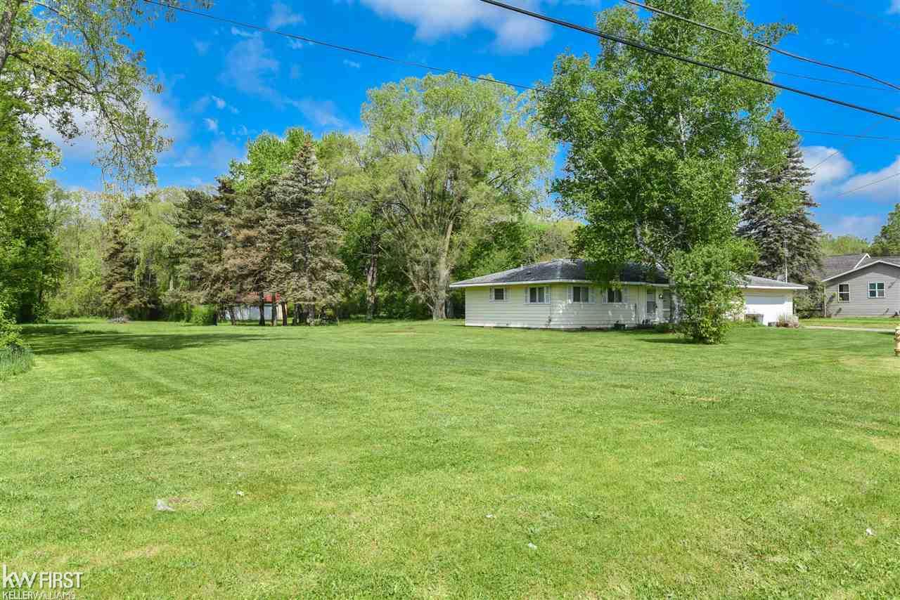 2368 Utley Road Flint, MI 48532 - Photo 43 of 54 50075360-44.JPG