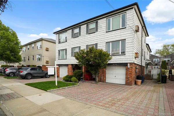 $1,450,000 | 88-56 Aubrey Avenue | Glendale