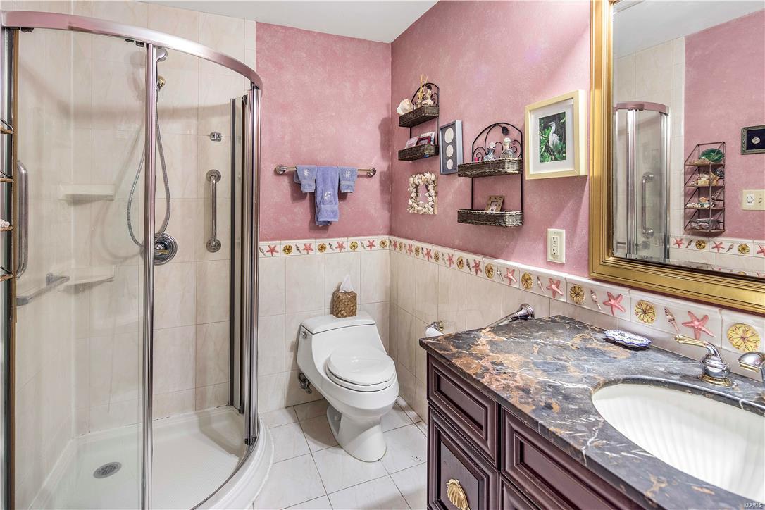 1012 South Spoede Road Frontenac, MO 63131 - Photo 11 of 17 Gallery Image 11