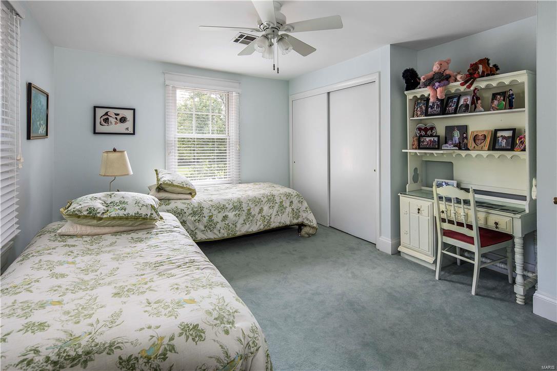 1012 South Spoede Road Frontenac, MO 63131 - Photo 15 of 17 Gallery Image 15