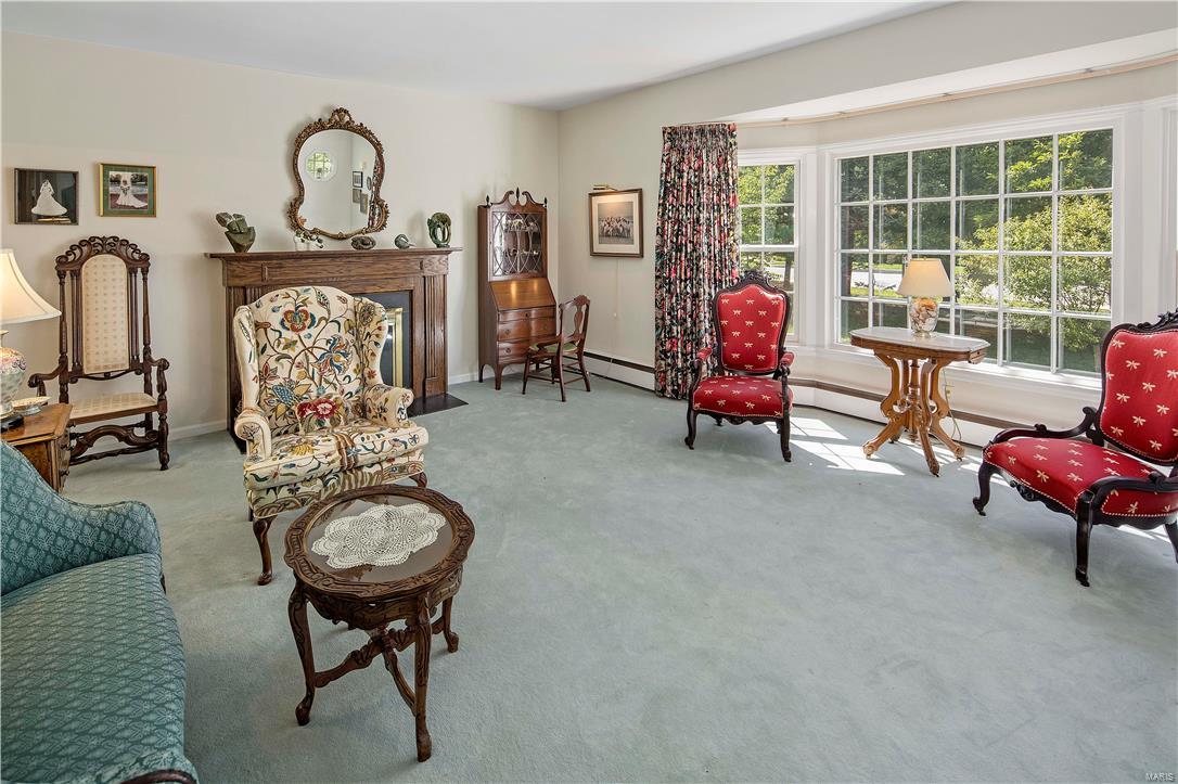 1012 South Spoede Road Frontenac, MO 63131 - Photo 6 of 17 Gallery Image 6