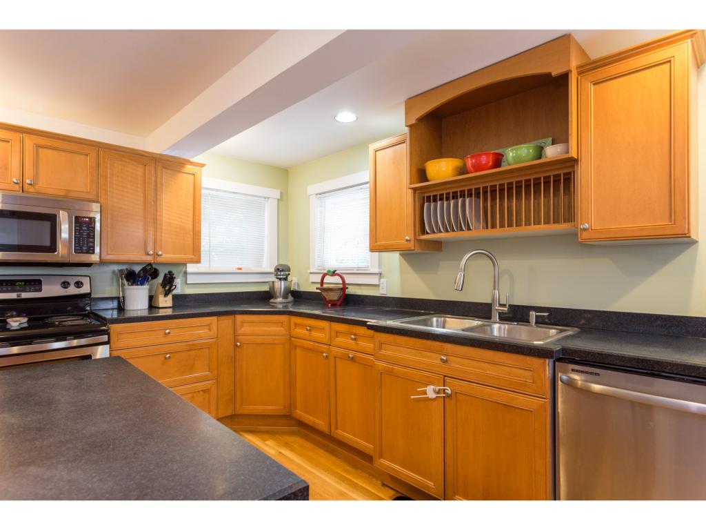 294 Grove Road Rye, NH 03870 - Photo 4 of 36