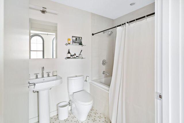 $1,165,000 | 346 Congress Street, Unit 518, Boston, MA 02210