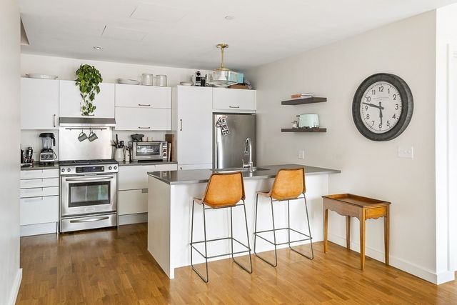 $1,165,000 | 346 Congress Street, Unit 518, Boston, MA 02210